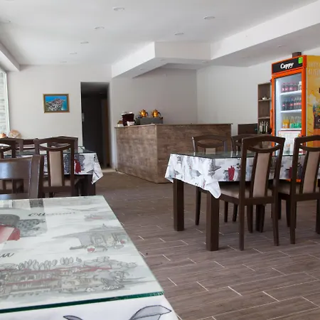 Hotel Nergos 3*