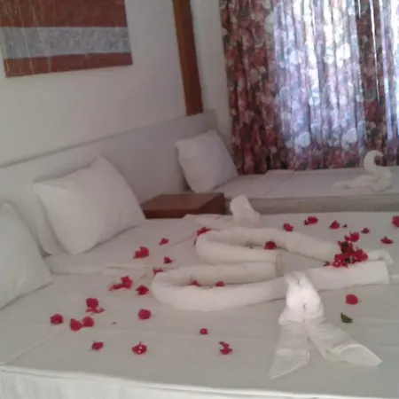 Hotel Nergos 3*